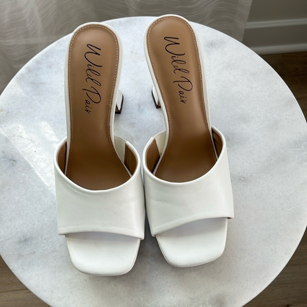 Wonen’s Block Heel Dress Sandals Size 9.5M